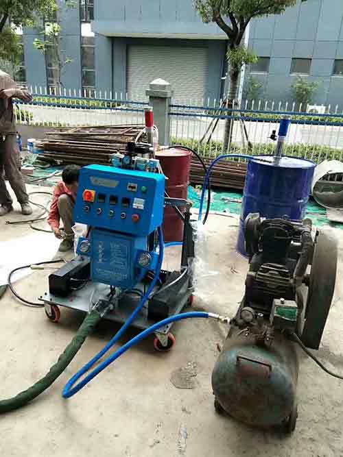 建筑节能聚氨酯喷涂发泡施工机器