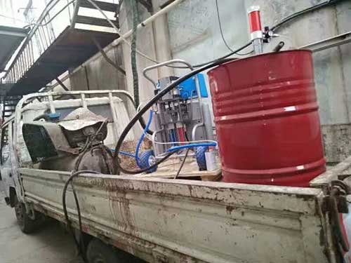 小型车载聚氨酯发泡机设备